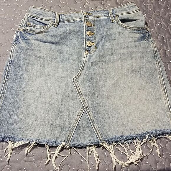 Old Navy Dresses & Skirts - Old Navy blue jean skirt size 2